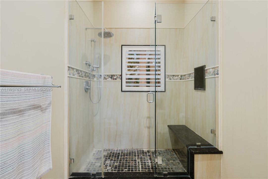 En Venta: $3,950,000 (5 camas, 5 baños, 4598 Pies cuadrados)