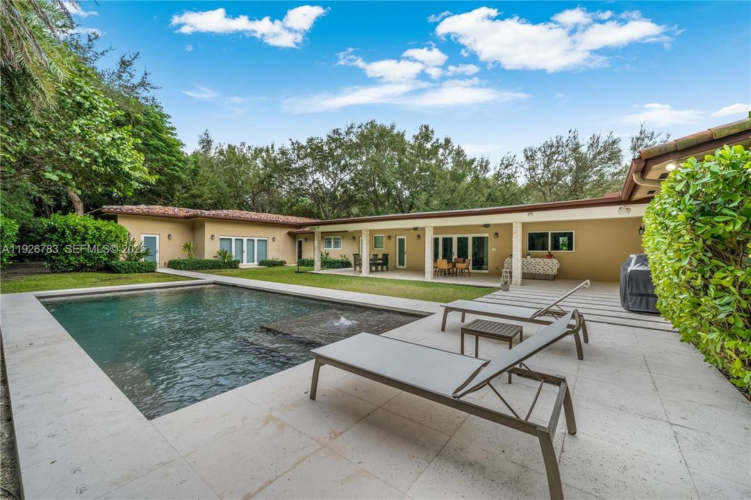 En Venta: $3,950,000 (5 camas, 5 baños, 4598 Pies cuadrados)