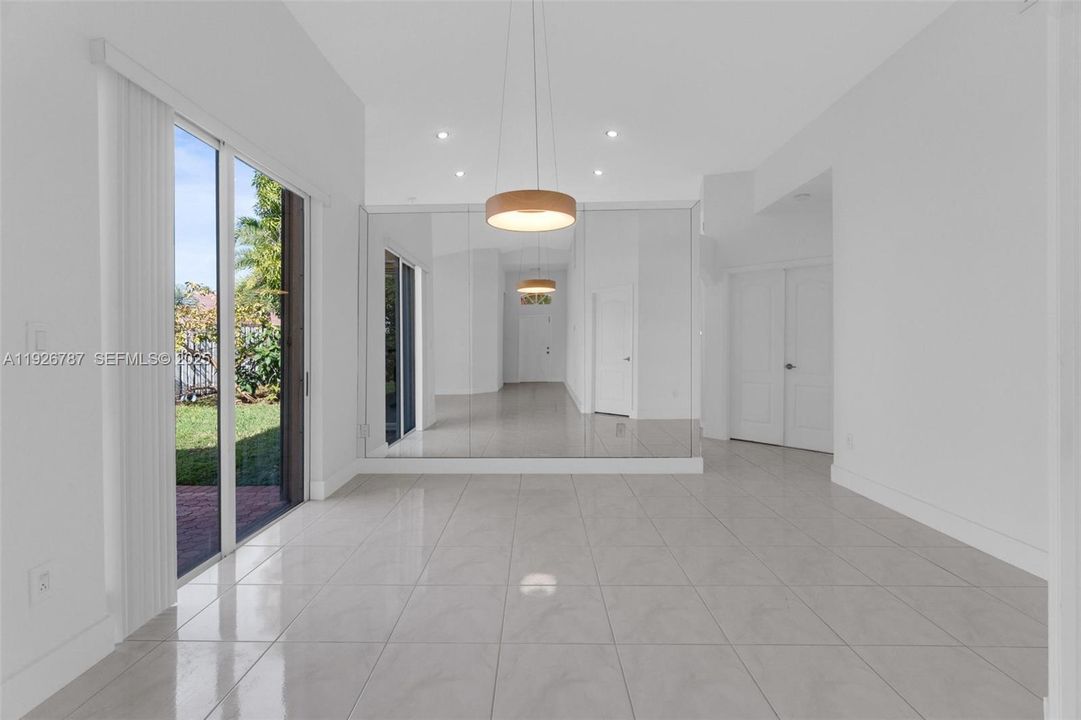 待售: $899,000 (3 贝兹, 2 浴室, 1968 平方英尺)