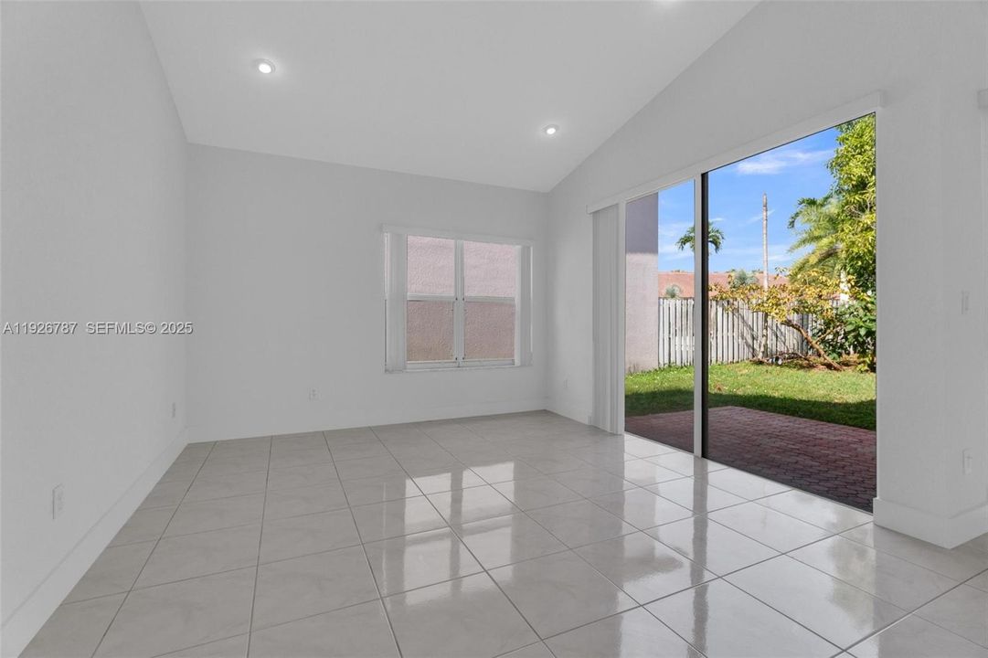 待售: $899,000 (3 贝兹, 2 浴室, 1968 平方英尺)