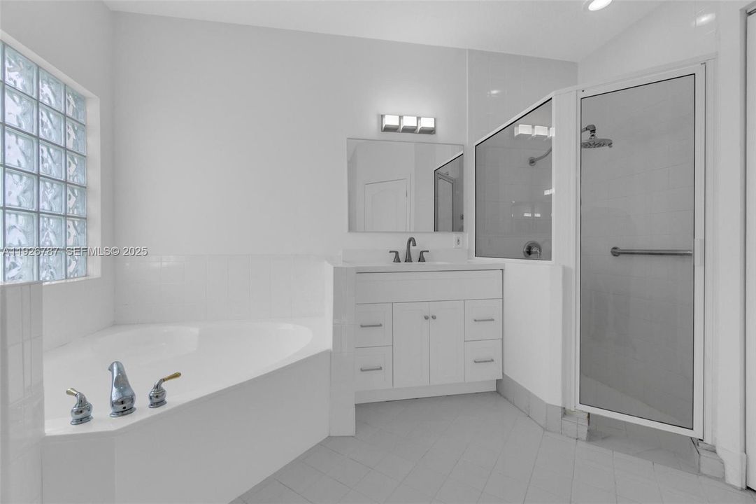 待售: $899,000 (3 贝兹, 2 浴室, 1968 平方英尺)