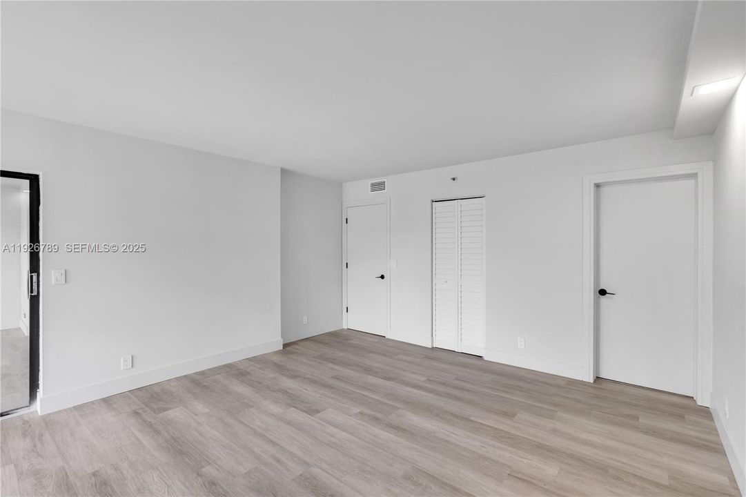 For Rent: $2,800 (2 beds, 2 baths, 1230 Square Feet)