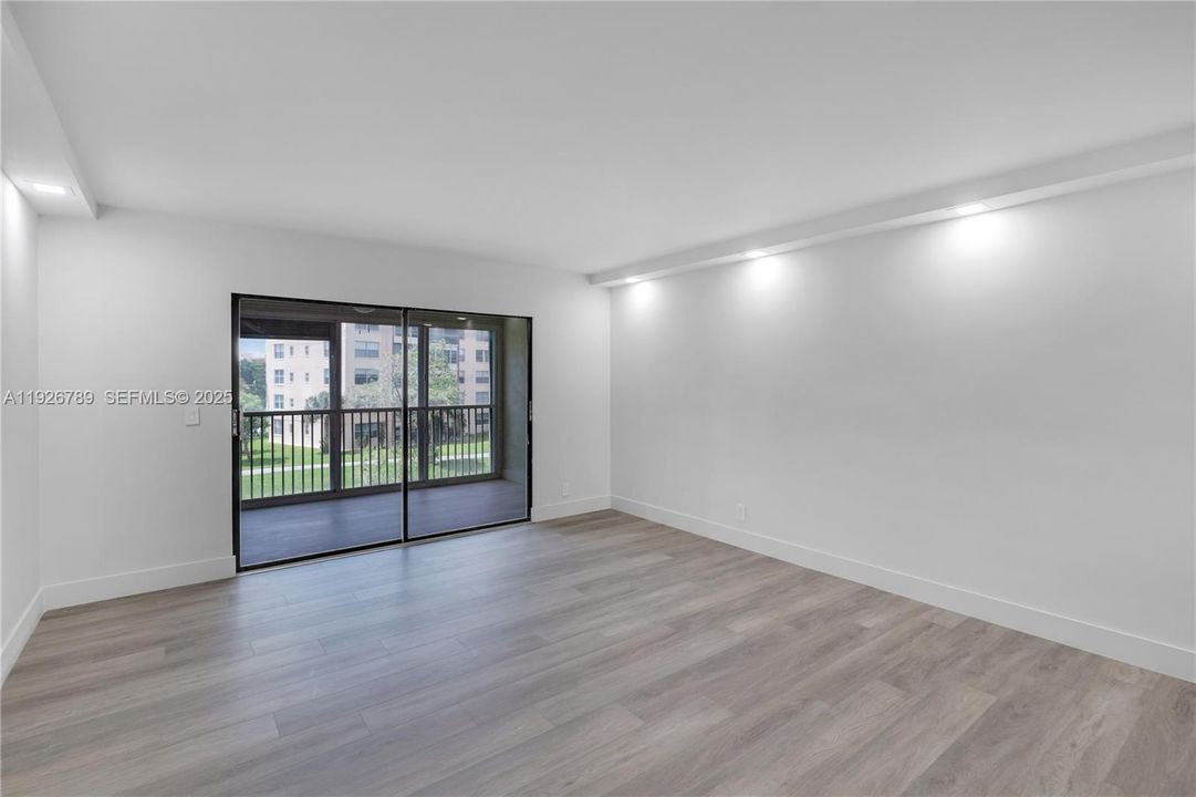 For Rent: $2,800 (2 beds, 2 baths, 1230 Square Feet)