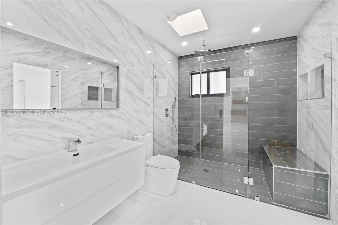 For Sale: $3,025,000 (4 beds, 3 baths, 2672 Square Feet)