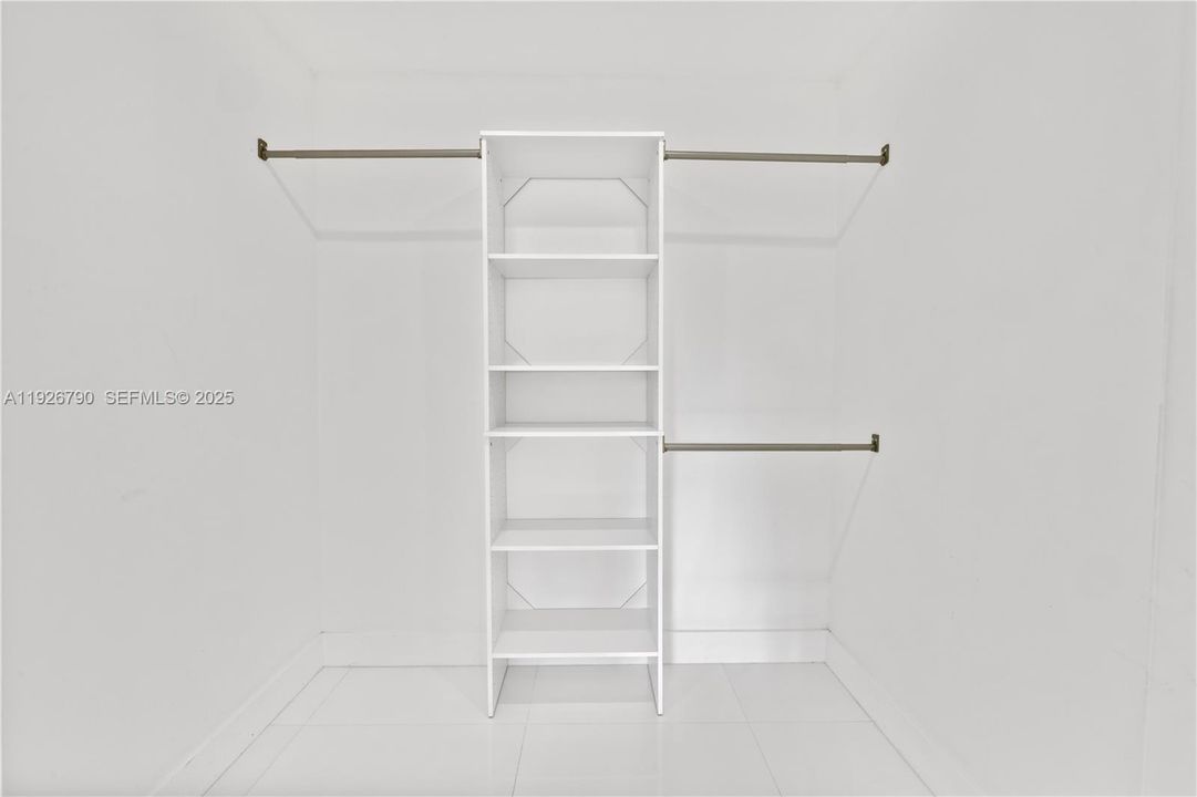 For Sale: $3,025,000 (4 beds, 3 baths, 2672 Square Feet)