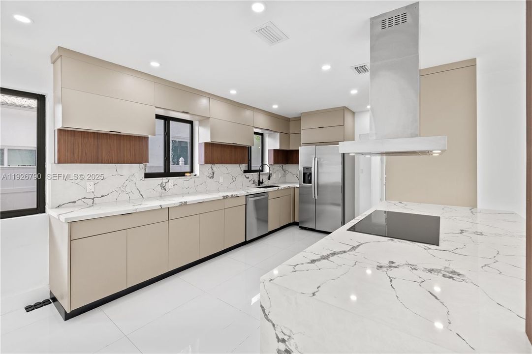 For Sale: $3,025,000 (4 beds, 3 baths, 2672 Square Feet)