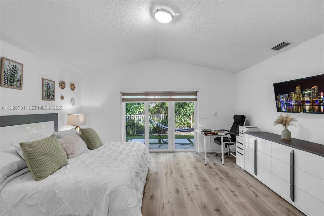 出租: $5,500 (3 贝兹, 2 浴室, 1766 平方英尺)