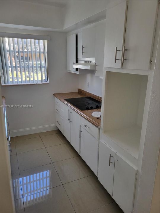 For Rent: $1,500 (1 beds, 1 baths, 740 Square Feet)