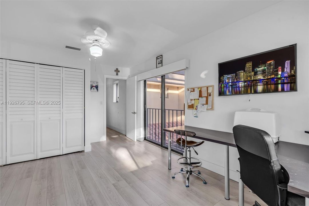 For Sale: $595,000 (4 beds, 2 baths, 1712 Square Feet)