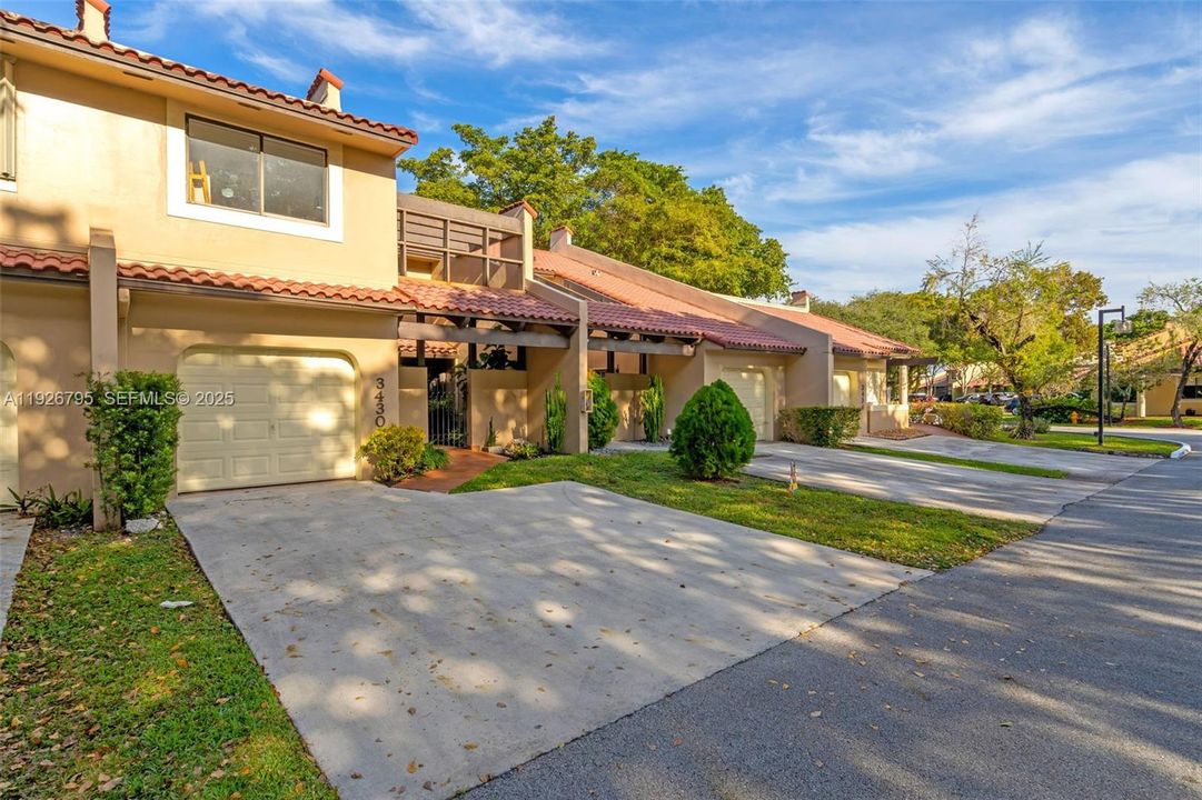 For Sale: $595,000 (4 beds, 2 baths, 1712 Square Feet)