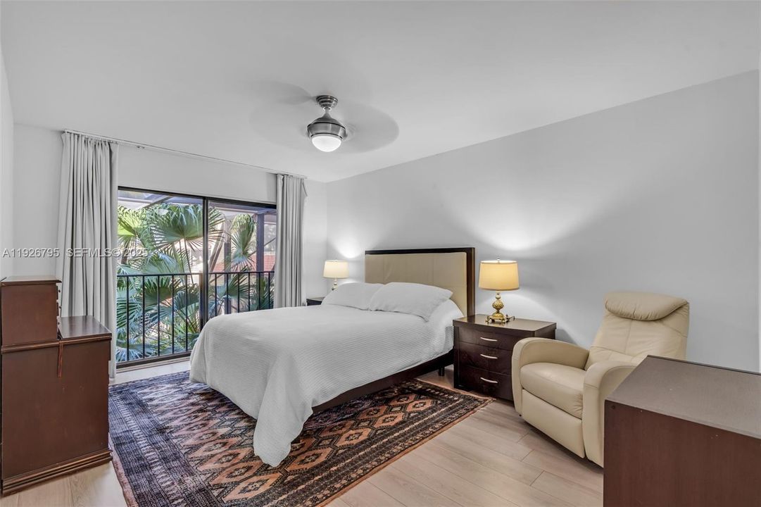 For Sale: $595,000 (4 beds, 2 baths, 1712 Square Feet)