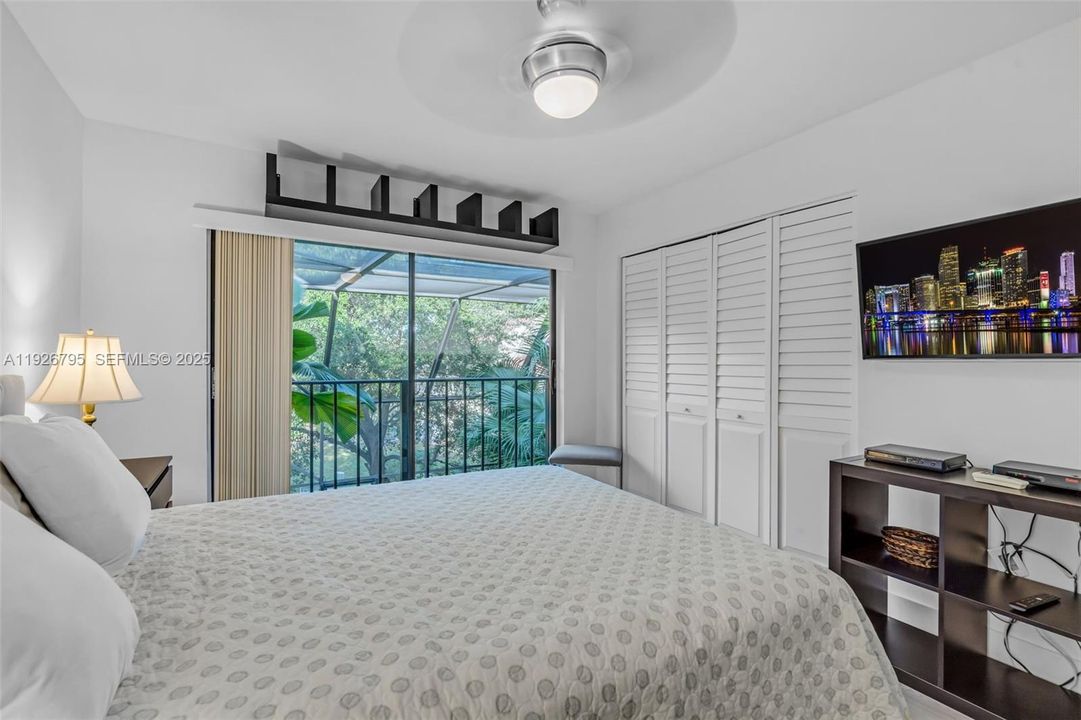 For Sale: $595,000 (4 beds, 2 baths, 1712 Square Feet)