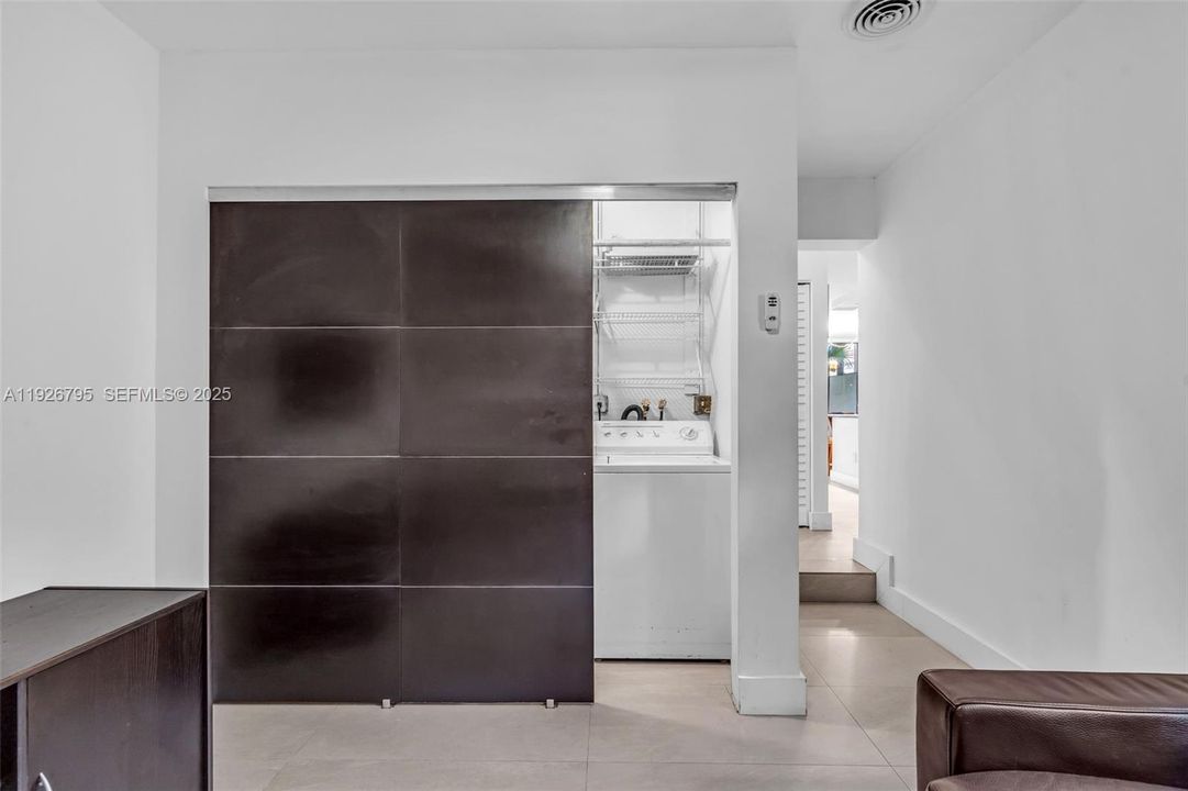 For Sale: $595,000 (4 beds, 2 baths, 1712 Square Feet)