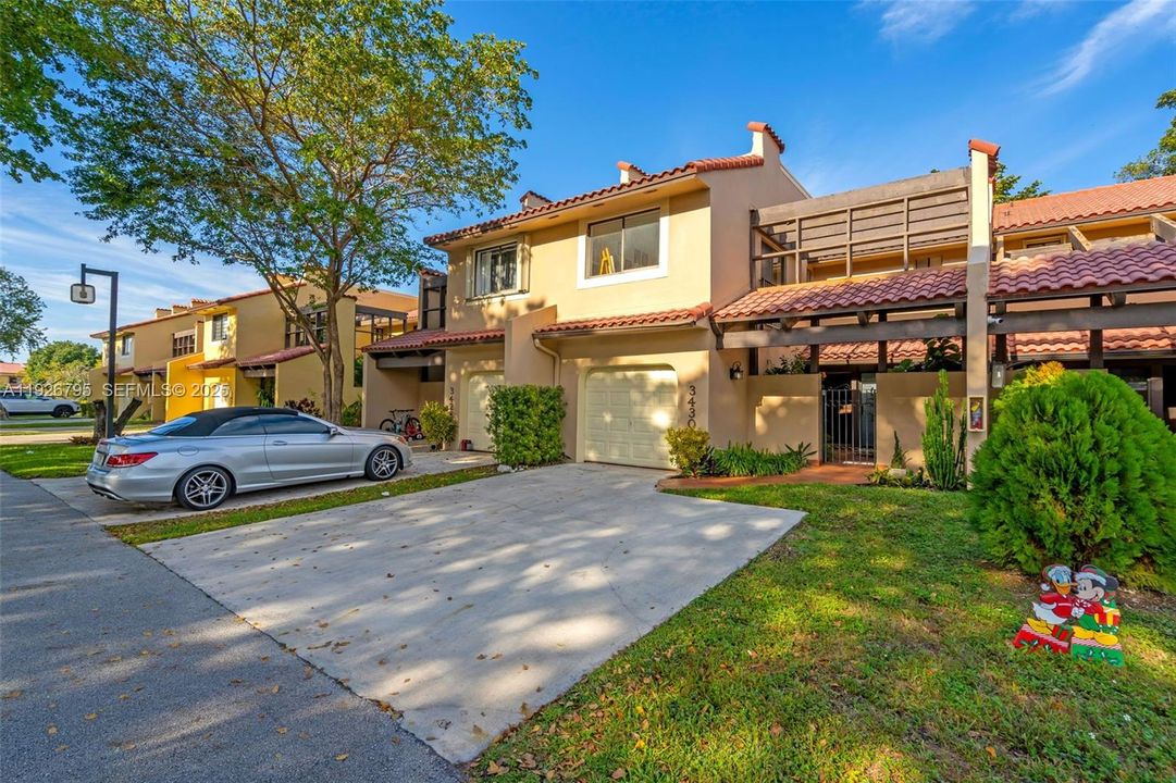 For Sale: $595,000 (4 beds, 2 baths, 1712 Square Feet)