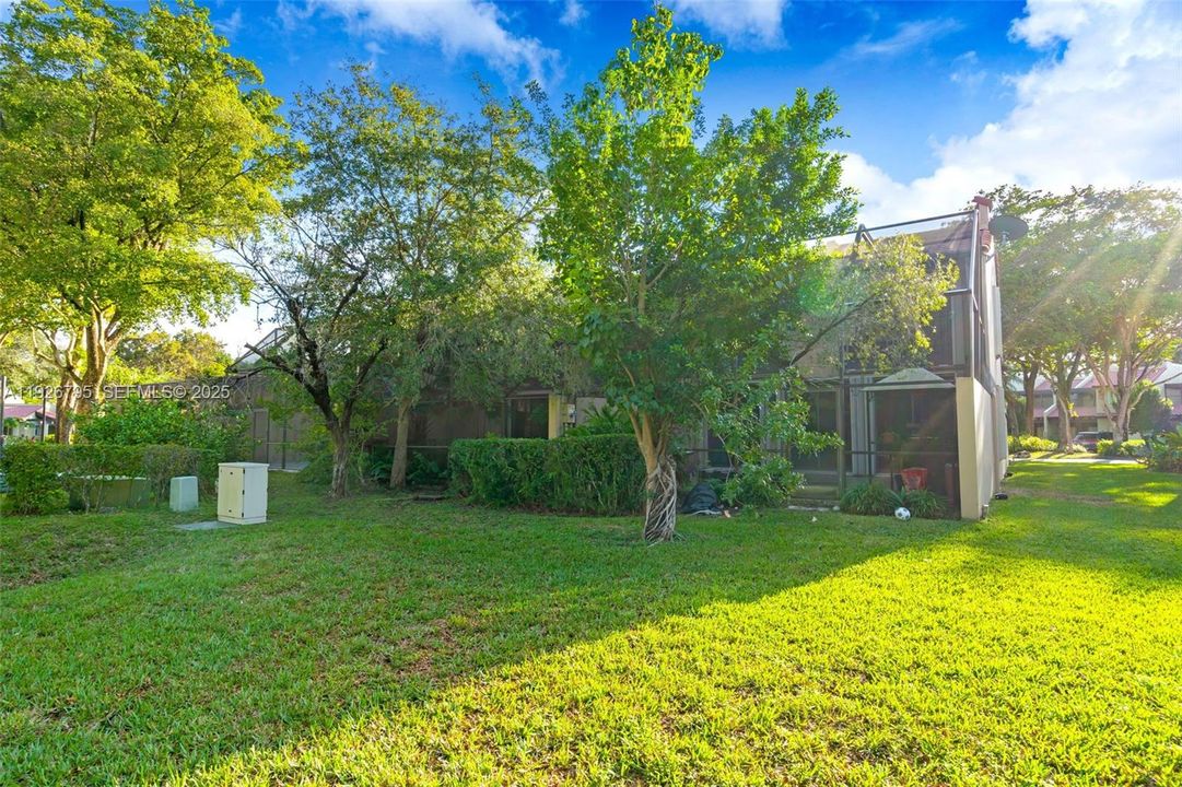 For Sale: $595,000 (4 beds, 2 baths, 1712 Square Feet)