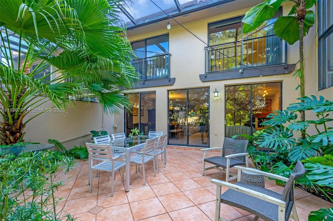 For Sale: $595,000 (4 beds, 2 baths, 1712 Square Feet)