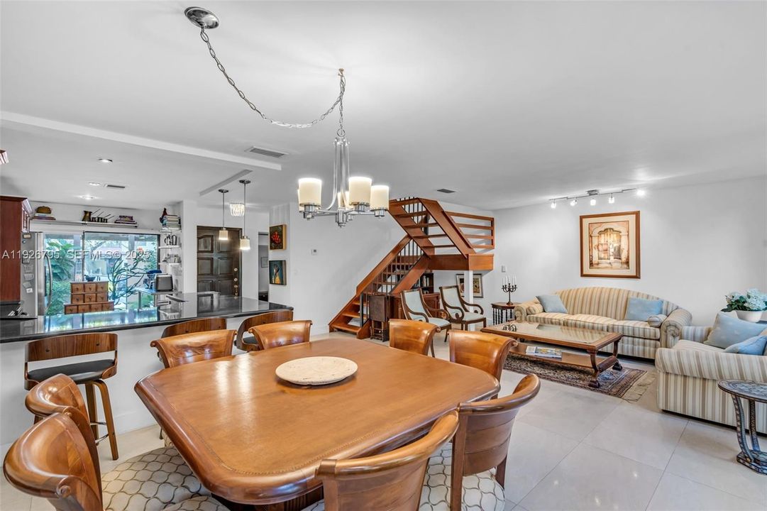 For Sale: $595,000 (4 beds, 2 baths, 1712 Square Feet)