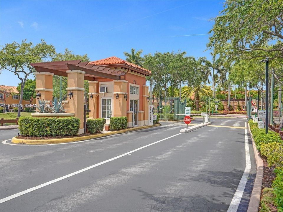 For Sale: $399,000 (3 beds, 2 baths, 1396 Square Feet)