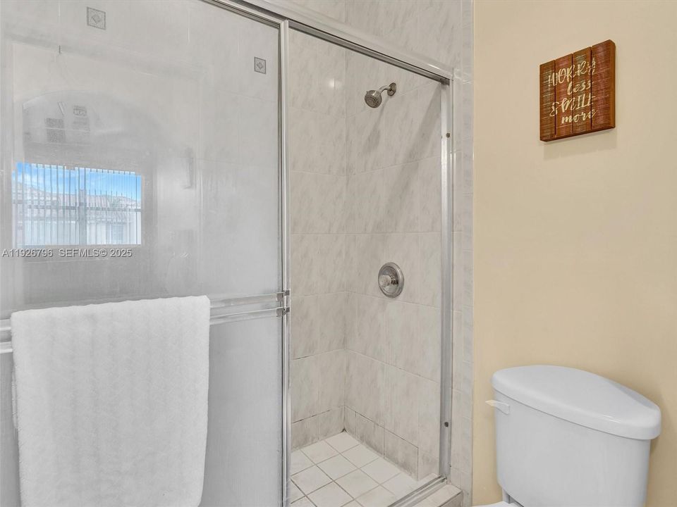 En Venta: $395,000 (3 camas, 2 baños, 1396 Pies cuadrados)