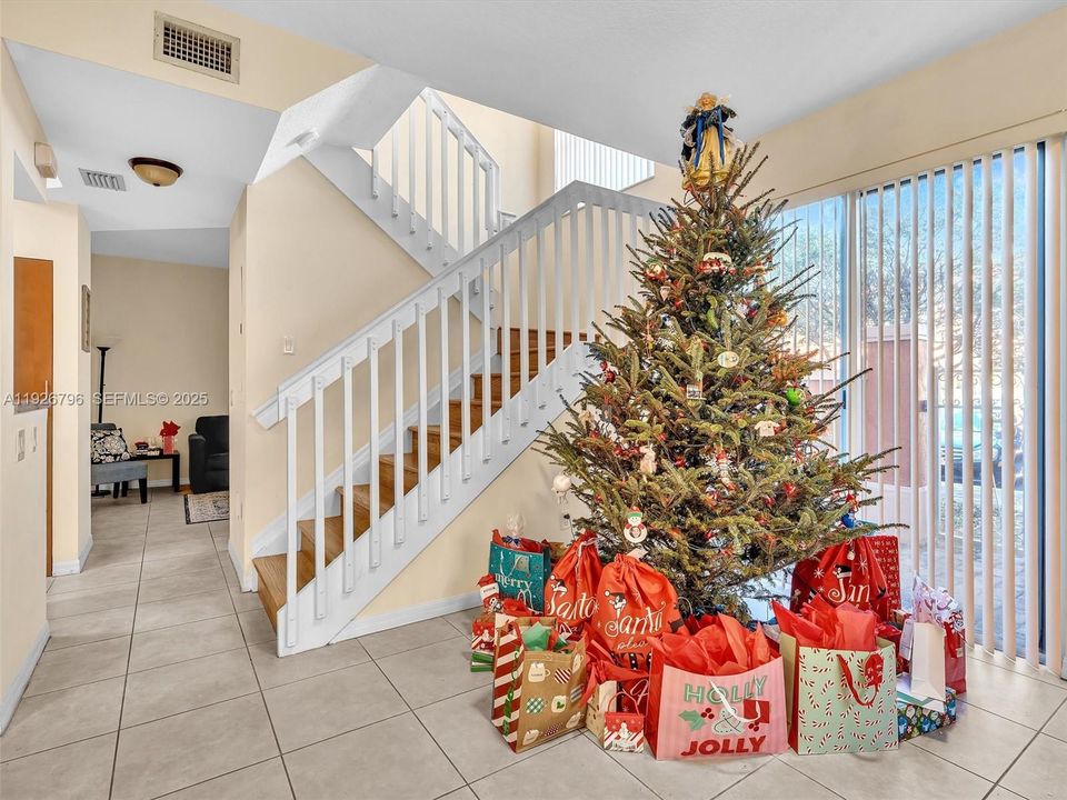 En Venta: $395,000 (3 camas, 2 baños, 1396 Pies cuadrados)