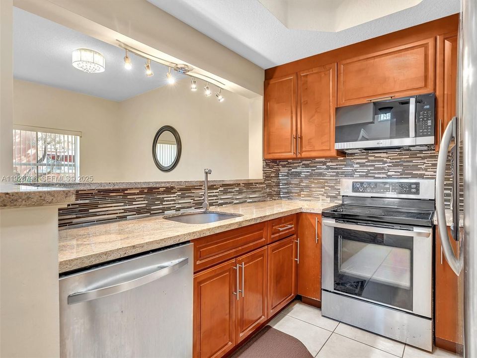 En Venta: $395,000 (3 camas, 2 baños, 1396 Pies cuadrados)