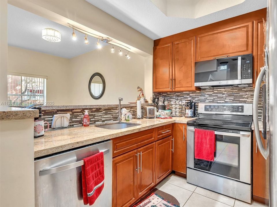 En Venta: $395,000 (3 camas, 2 baños, 1396 Pies cuadrados)