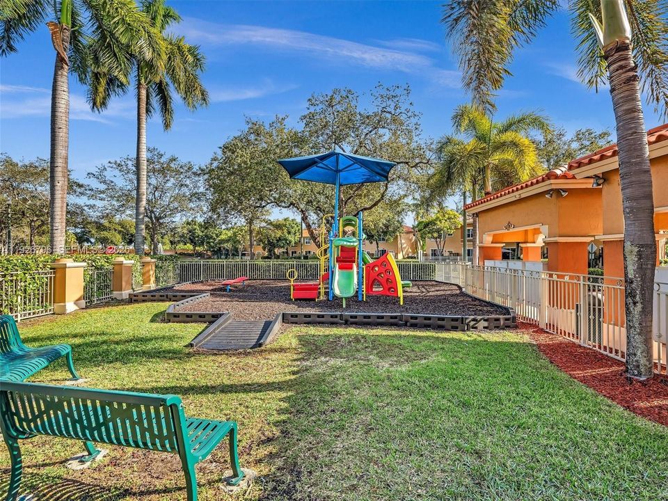 En Venta: $395,000 (3 camas, 2 baños, 1396 Pies cuadrados)