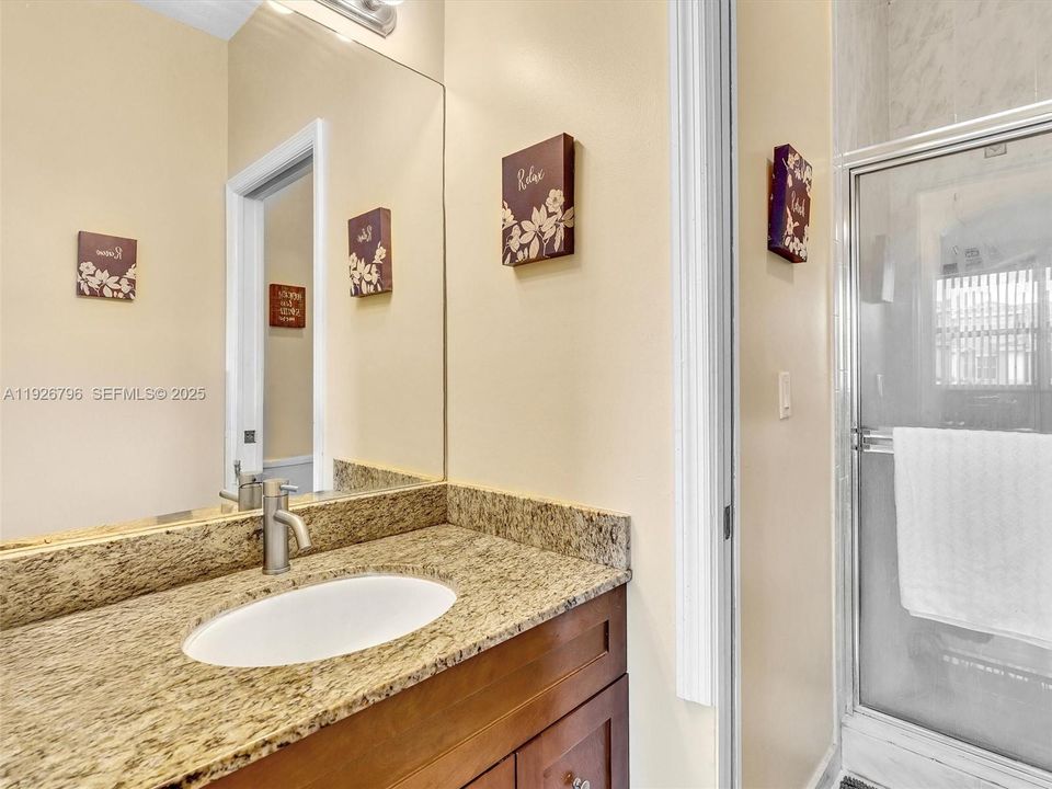 En Venta: $395,000 (3 camas, 2 baños, 1396 Pies cuadrados)