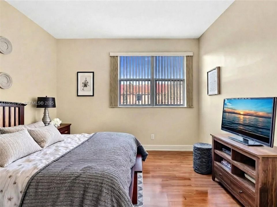 En Venta: $395,000 (3 camas, 2 baños, 1396 Pies cuadrados)