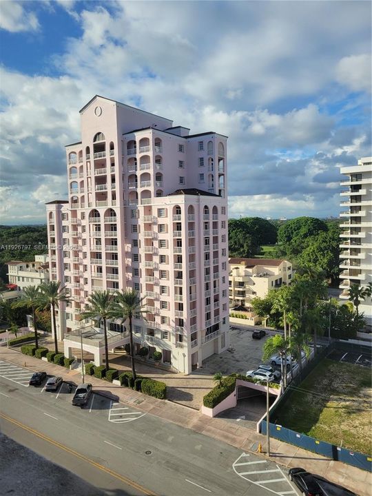 For Sale: $215,000 (0 beds, 1 baths, 420 Square Feet)