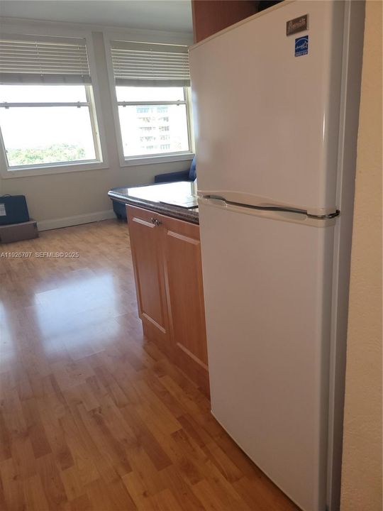 For Sale: $215,000 (0 beds, 1 baths, 420 Square Feet)