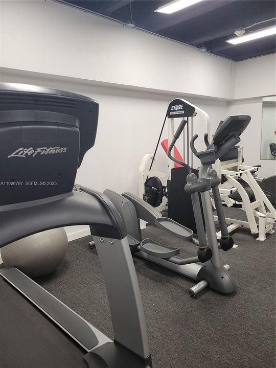 For Sale: $215,000 (0 beds, 1 baths, 420 Square Feet)