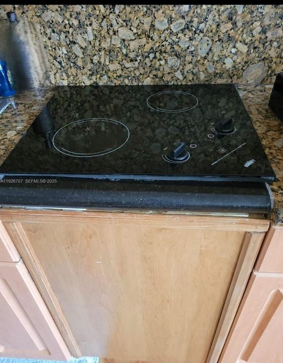 For Sale: $215,000 (0 beds, 1 baths, 420 Square Feet)