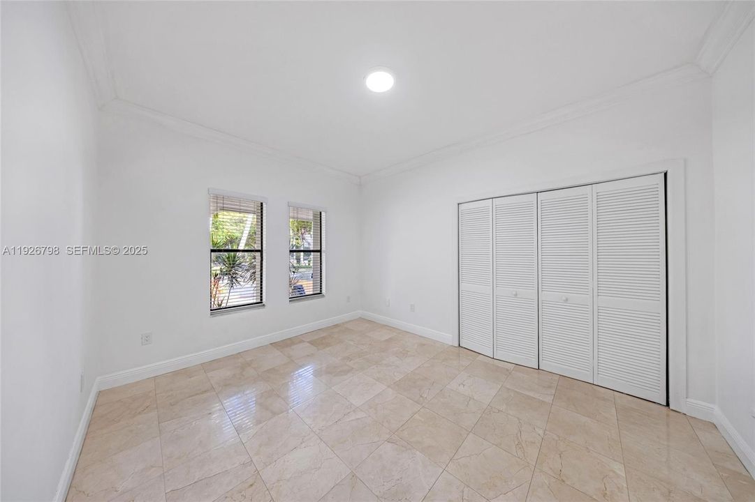 В аренду: $17,000 (4 спален, 3 ванн, 3608 Квадратных фут)