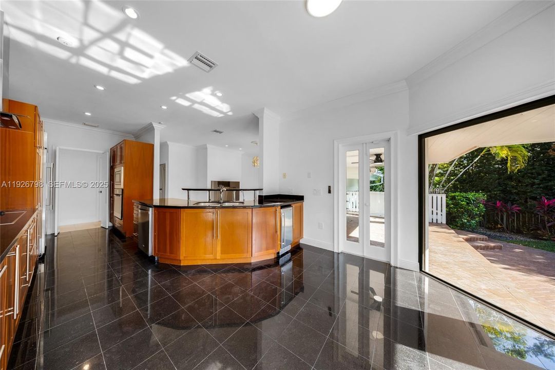 В аренду: $17,000 (4 спален, 3 ванн, 3608 Квадратных фут)