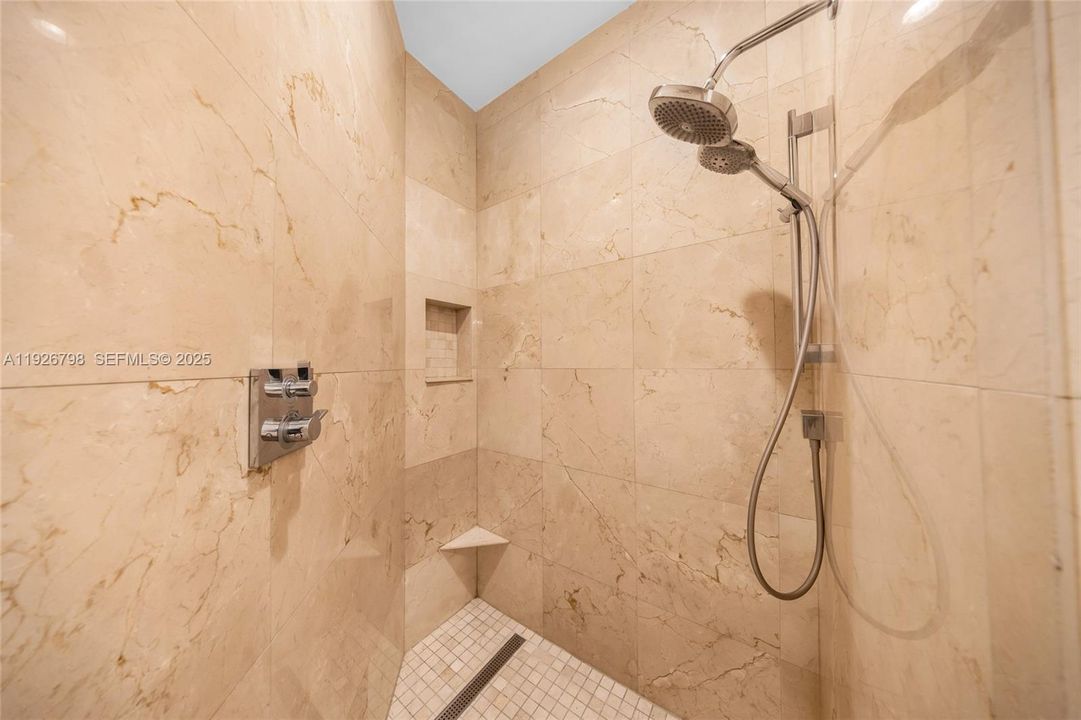 В аренду: $17,000 (4 спален, 3 ванн, 3608 Квадратных фут)