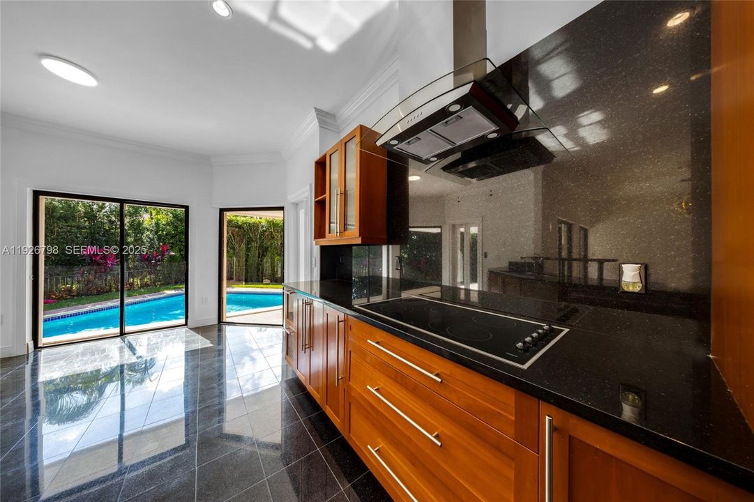 В аренду: $17,000 (4 спален, 3 ванн, 3608 Квадратных фут)