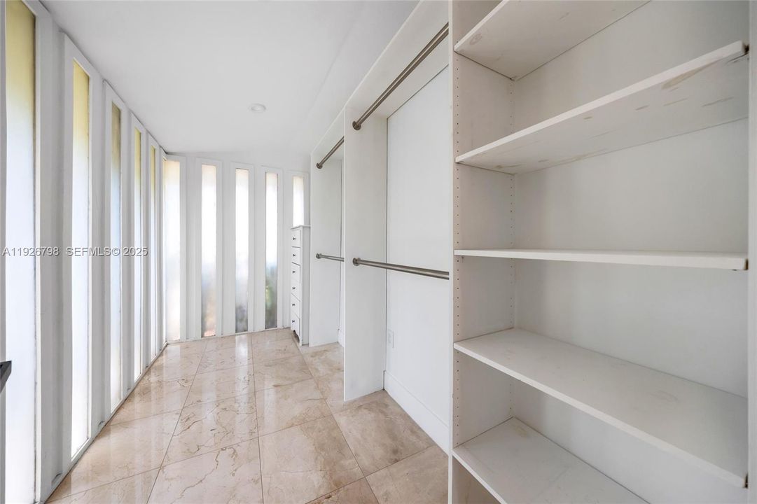 В аренду: $17,000 (4 спален, 3 ванн, 3608 Квадратных фут)