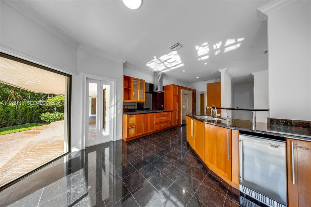 В аренду: $17,000 (4 спален, 3 ванн, 3608 Квадратных фут)