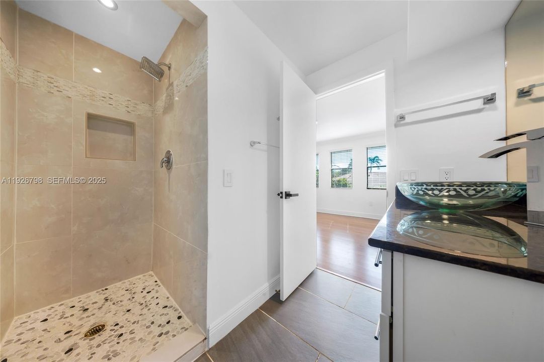 В аренду: $17,000 (4 спален, 3 ванн, 3608 Квадратных фут)