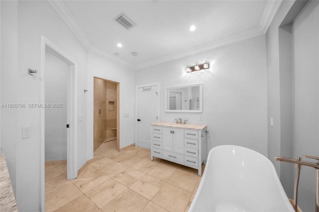 В аренду: $17,000 (4 спален, 3 ванн, 3608 Квадратных фут)