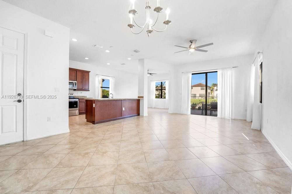 For Rent: $2,000 (3 beds, 2 baths, 0 Square Feet)