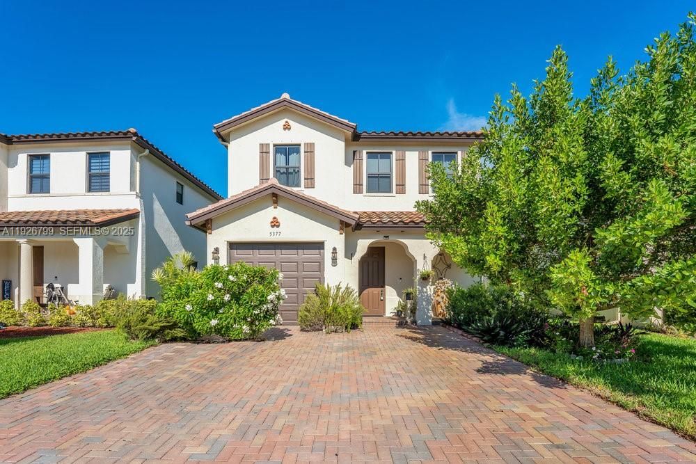 For Rent: $2,000 (3 beds, 2 baths, 0 Square Feet)