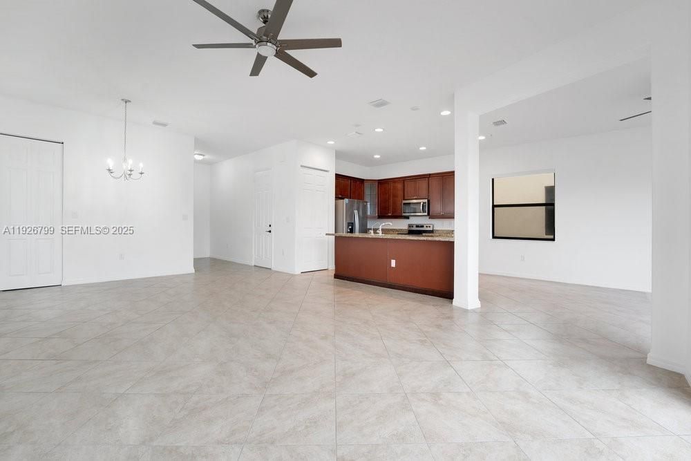 For Rent: $2,000 (3 beds, 2 baths, 0 Square Feet)