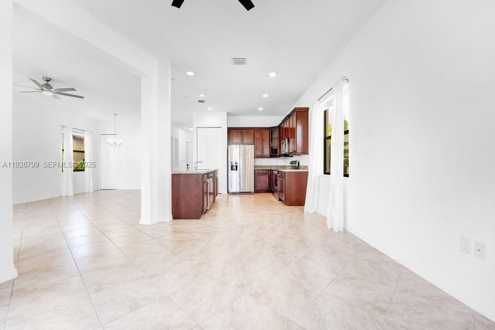 For Rent: $2,000 (3 beds, 2 baths, 0 Square Feet)