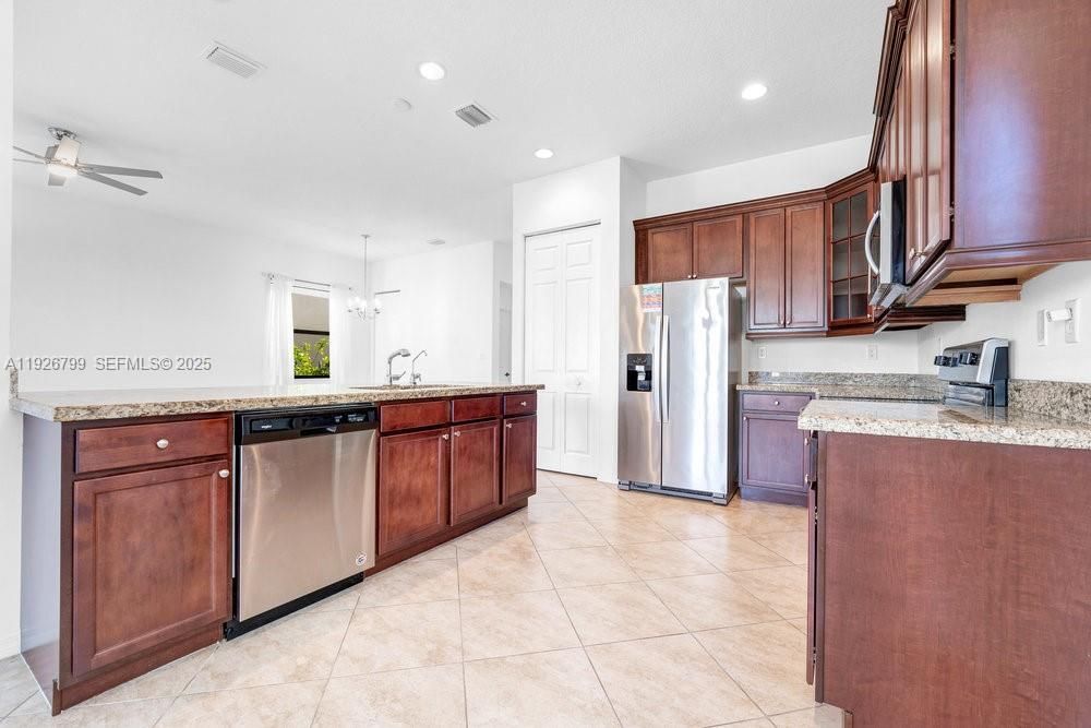 For Rent: $2,000 (3 beds, 2 baths, 0 Square Feet)