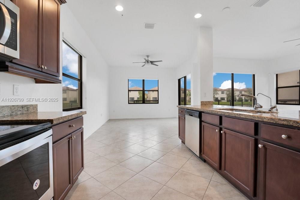 For Rent: $2,000 (3 beds, 2 baths, 0 Square Feet)