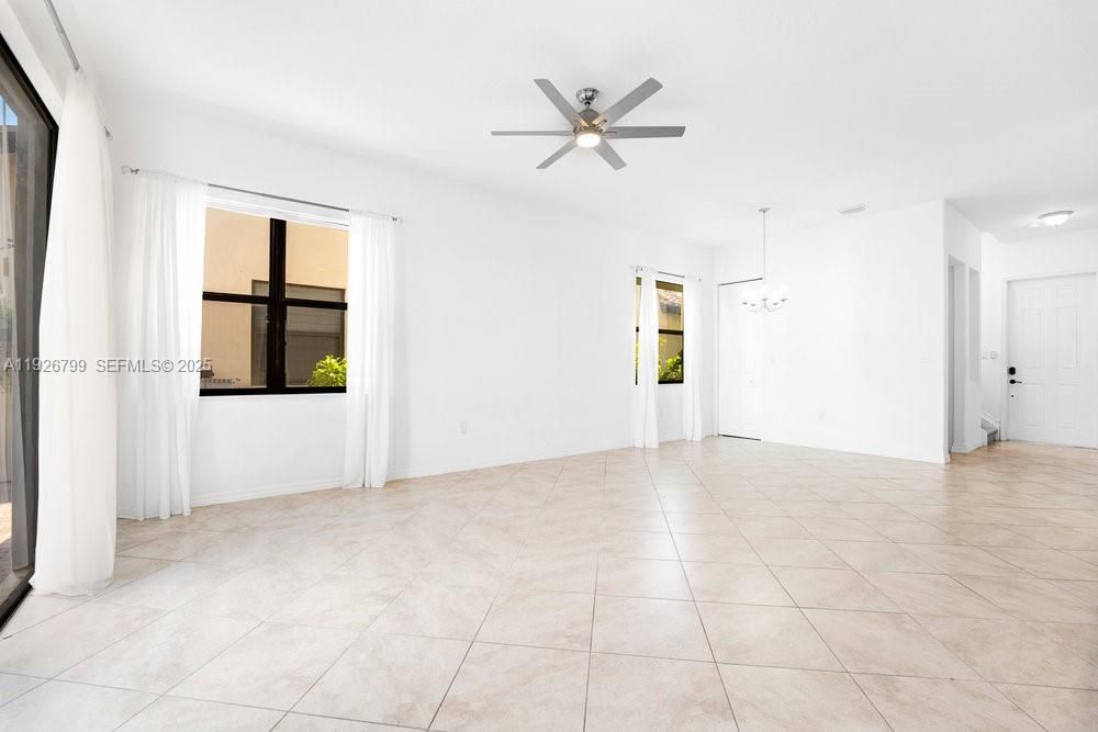 For Rent: $2,000 (3 beds, 2 baths, 0 Square Feet)