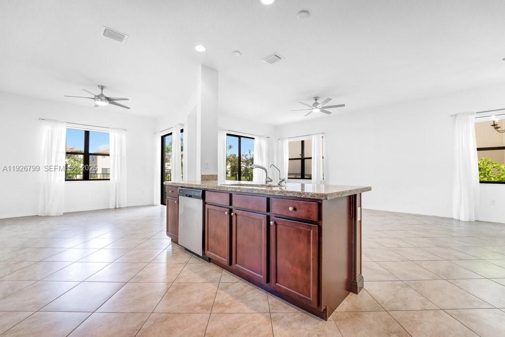 For Rent: $2,000 (3 beds, 2 baths, 0 Square Feet)