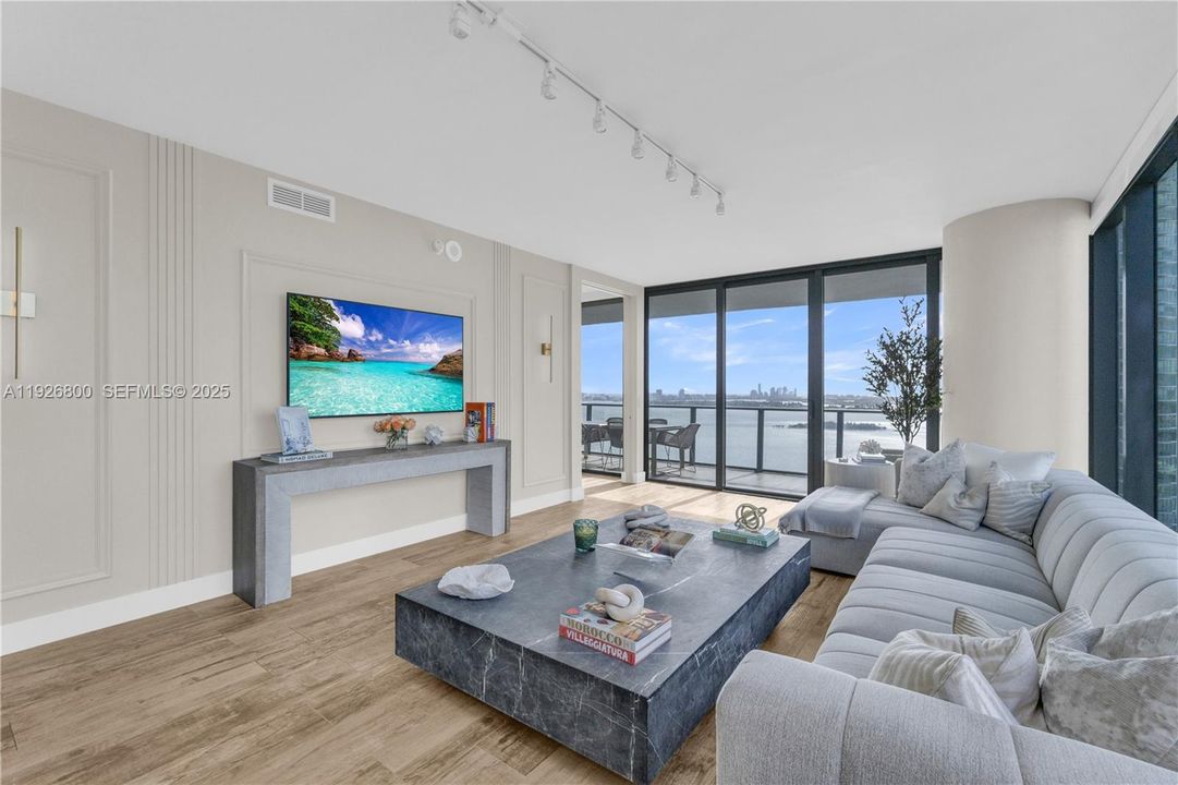 For Sale: $1,820,000 (4 beds, 4 baths, 1872 Square Feet)